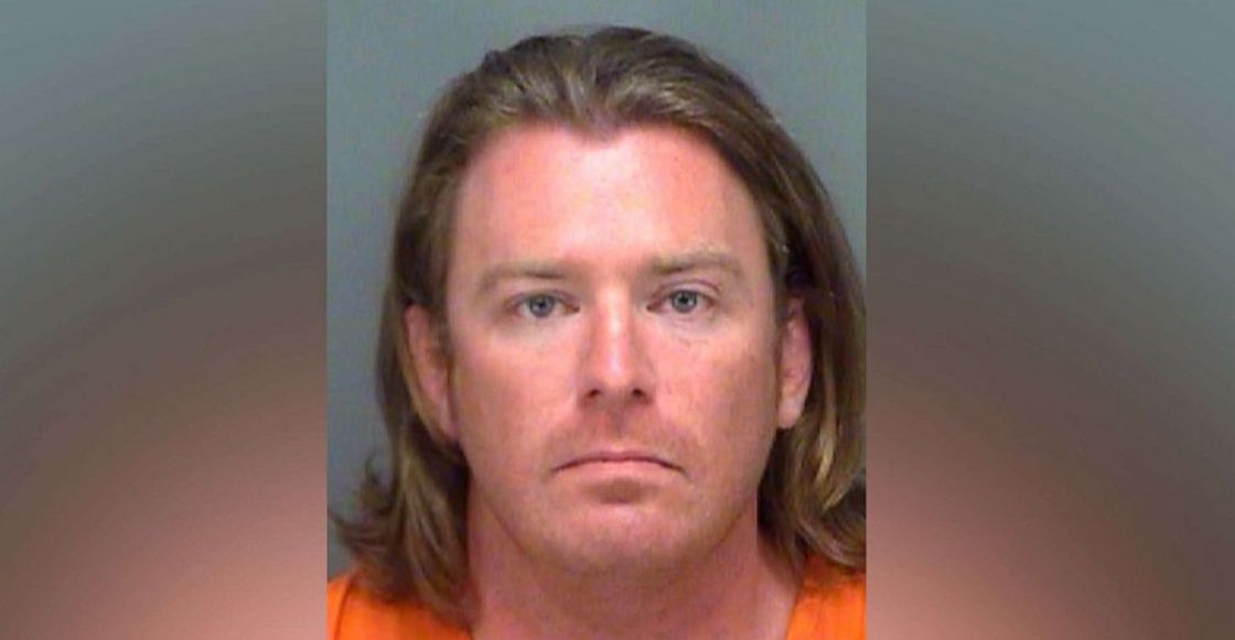 atril-robo-podio-capitolio-protestas-estados-unidos-arrestan-via-getty