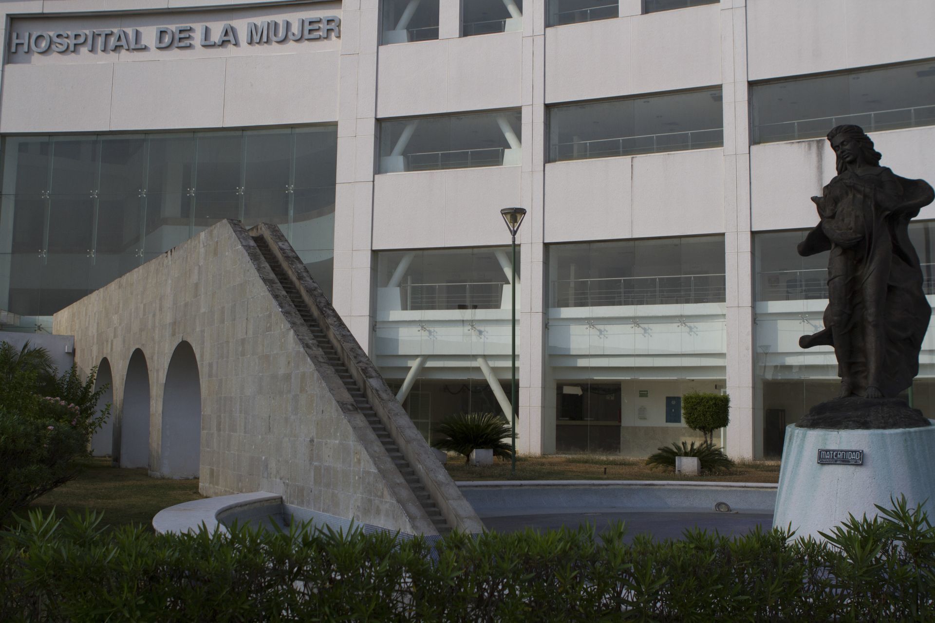 ¡Otro! Despiden a director de hospital en Tabasco que se "saltó la fila" de la vacuna contra COVID-19