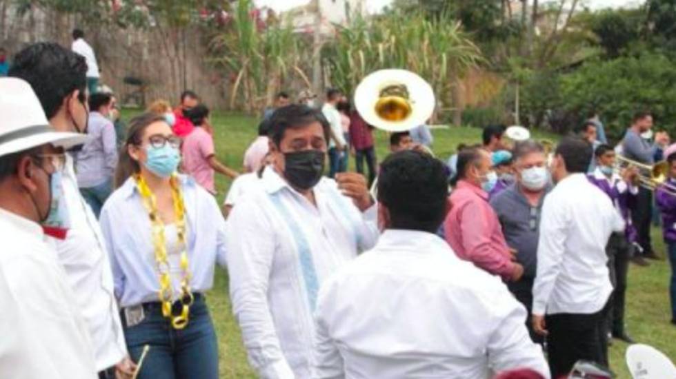 fiesta-salgado-macedonio