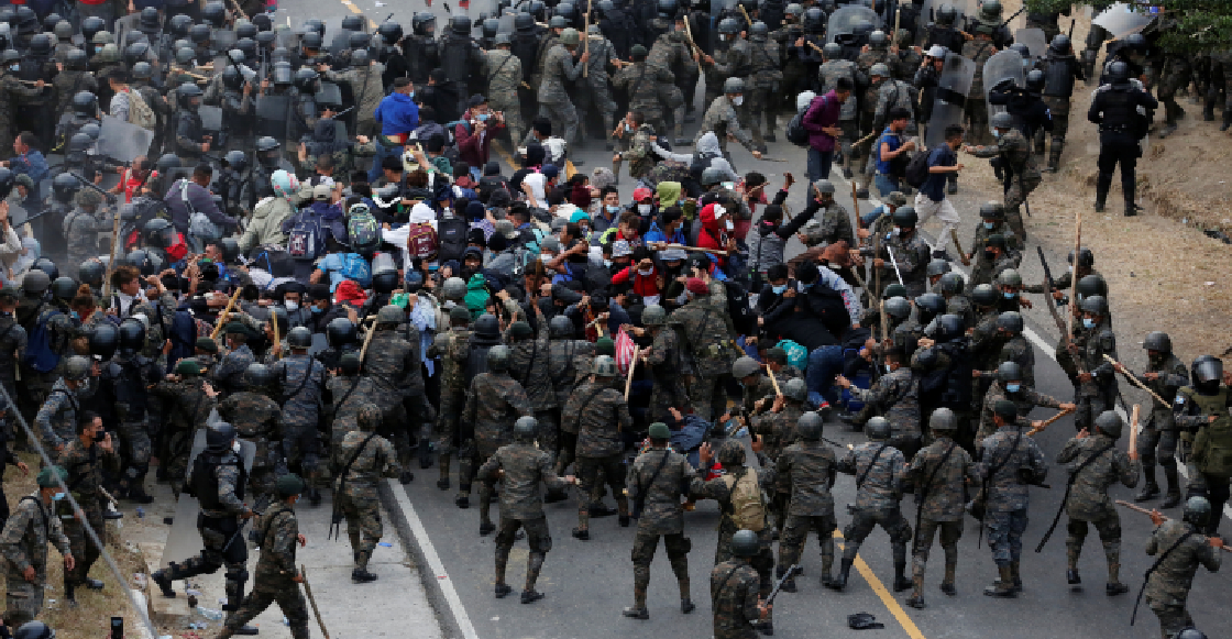 Guatemala frena con violencia a caravana migrante de Honduras