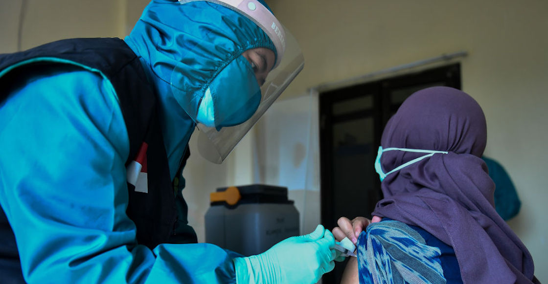 indonesia-vacuna-adultos-mayores-jovenes