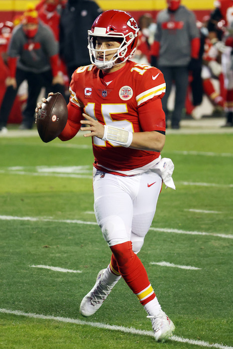 Mahomes vs Brady: ¿Cuántas veces se han enfrentado y quién tiene ventaja de cara a Super Bowl?