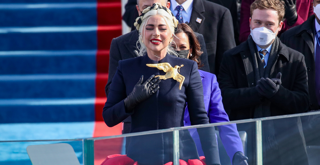 Y a todo esto ¿Por qué Lady Gaga usó un broche de paloma en la investidura de Biden?