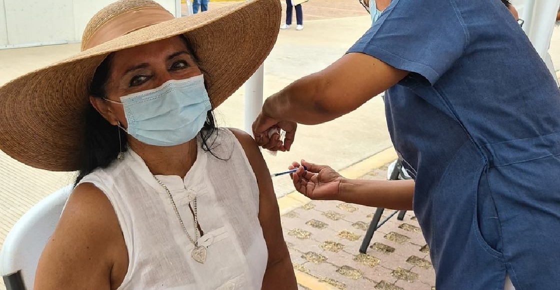 Regidora de Morena en Acapulco "presume" que ya recibió la vacuna contra COVID-19