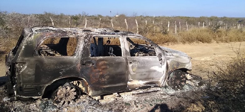 Autoridades de Tamaulipas encuentran 19 cuerpos calcinados en una camioneta