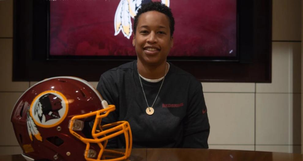 ¿Quién es Jennifer King, la primera entrenadora afroamericana en la NFL?