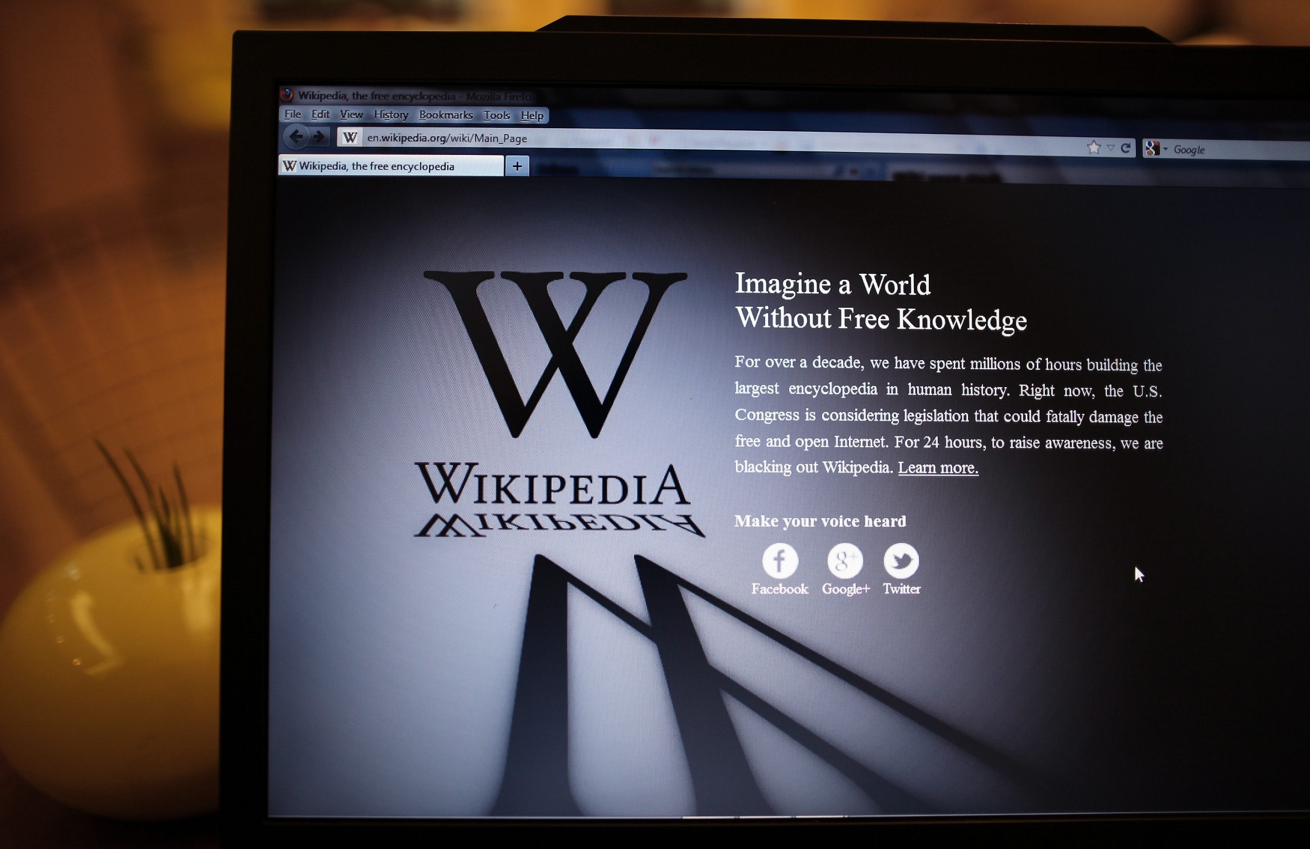 ¿Quién y por qué se puede editar la información de Wikipedia?