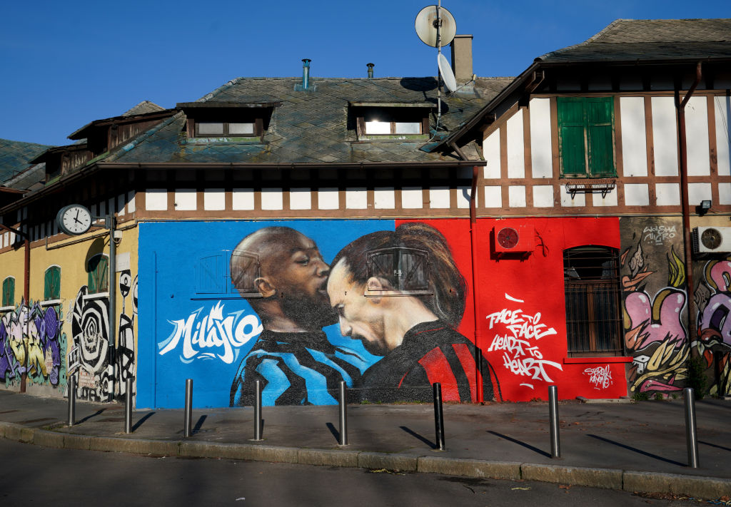 Lukaku vs Zlatan mural en Milan