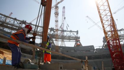 Migrantes en la construcción de estadios para Qatar 2022