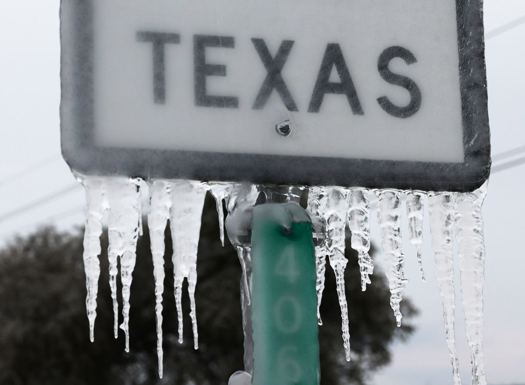 Encuentran en Texas cuerpos de personas que murieron congeladas por la tormenta invernal