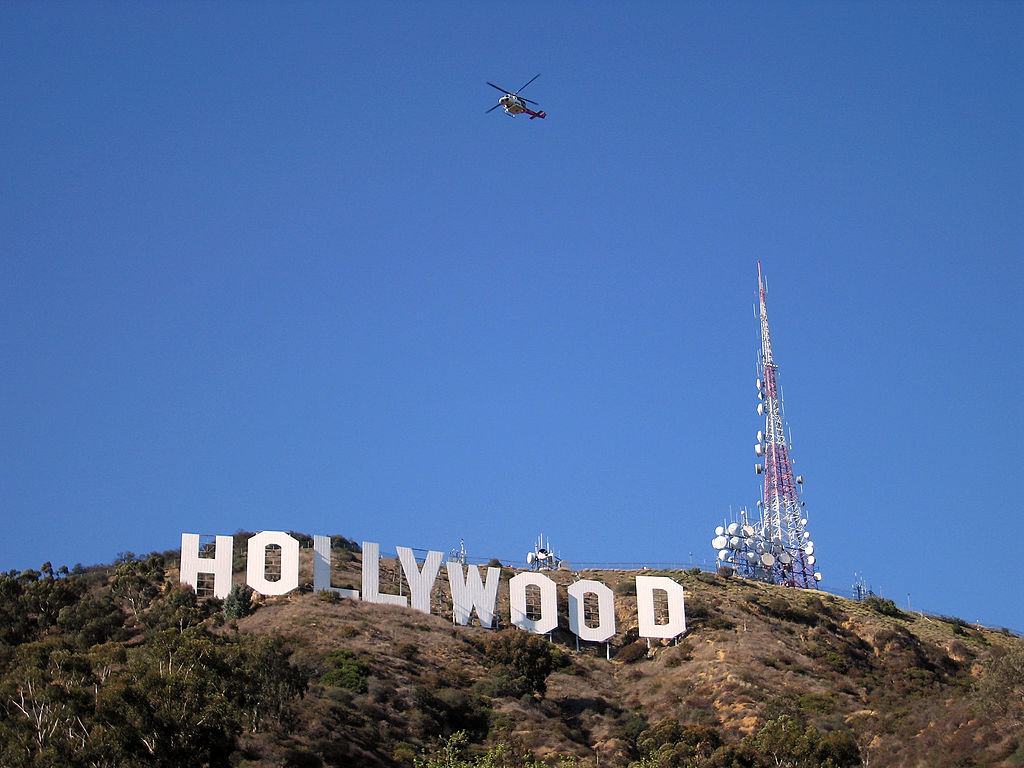 Los videos que dejó el incendio en las colinas de Hollywood, cerca del 'Hollywood Sign'