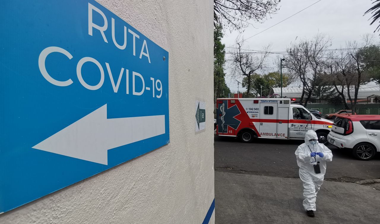 Paramédica de Puebla acusa que fue agredida con cloro desde una camioneta