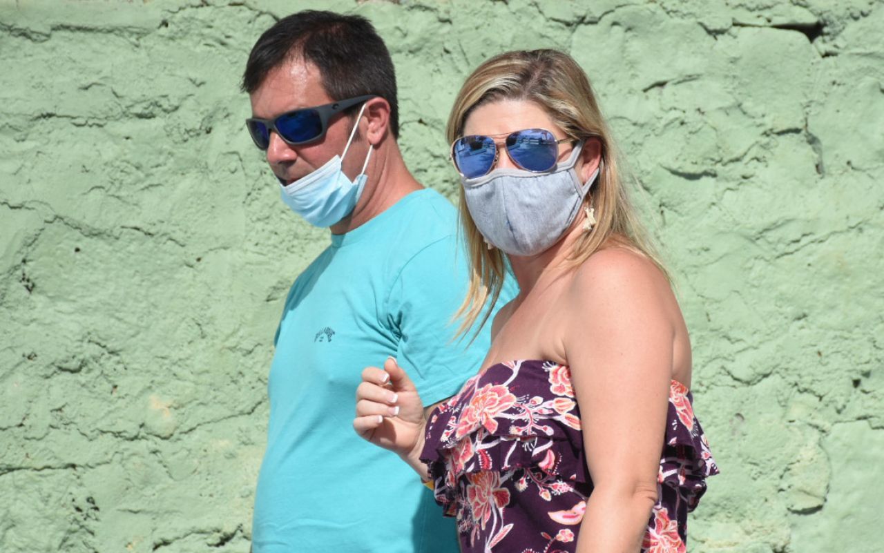 Turista con COVID-19 se desvanece en zona hotelera de Cancún; se rehusa a ser hospitalizado