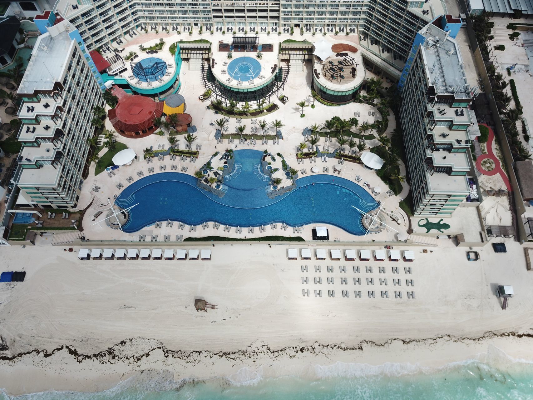 Turista con COVID-19 se desvanece en zona hotelera de Cancún; se rehusa a ser hospitalizado