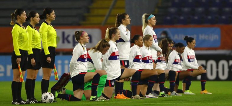 US Soccer elimina prohibición sobre arrodillarse durante el himno nacional