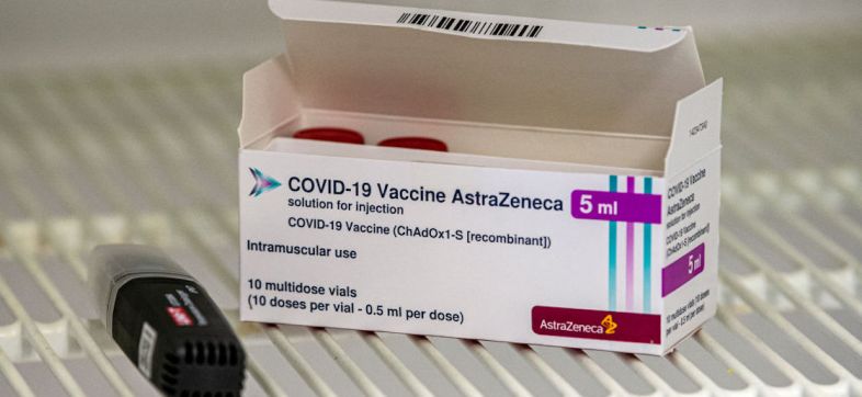 vacuna-astrazeneca-oxford-como-funciona-que-hace-saber-dosis-mexico