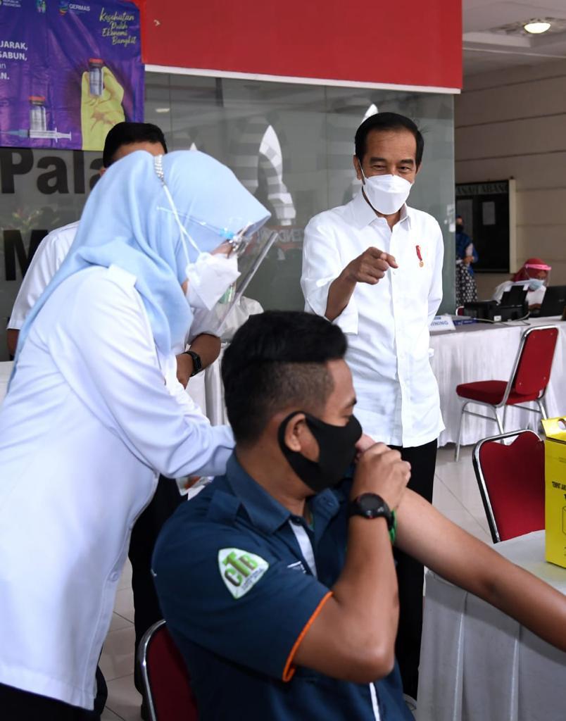 vacunas-indonesia-periodistas