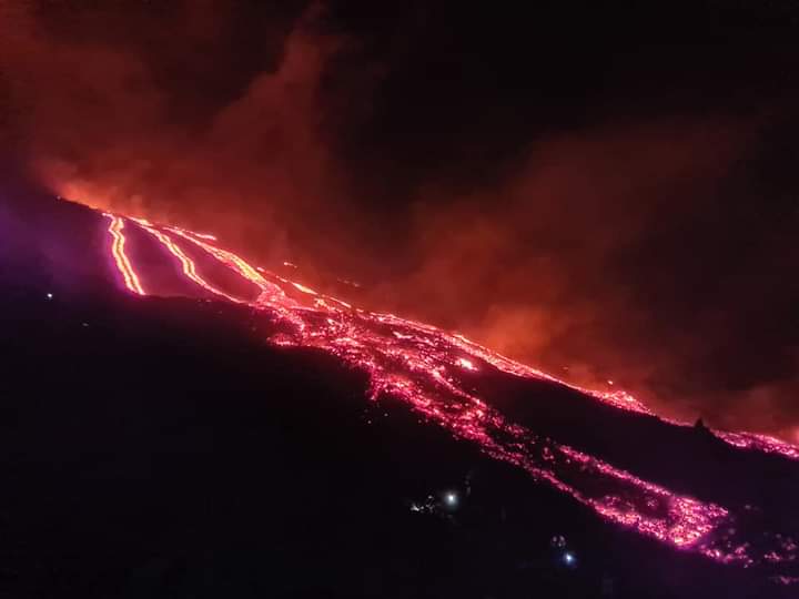 volcan-guatemala-lava