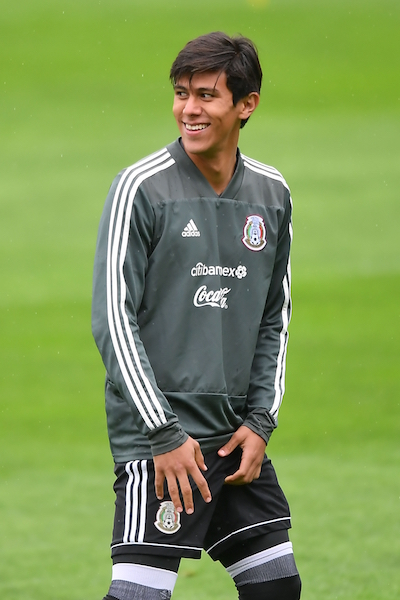 ¡Santi Giménez, fuera! Los 20 convocados a la Selección Preolímpica