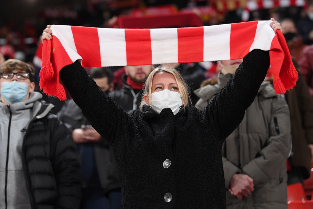 Fans regresan a estadios Covid-19