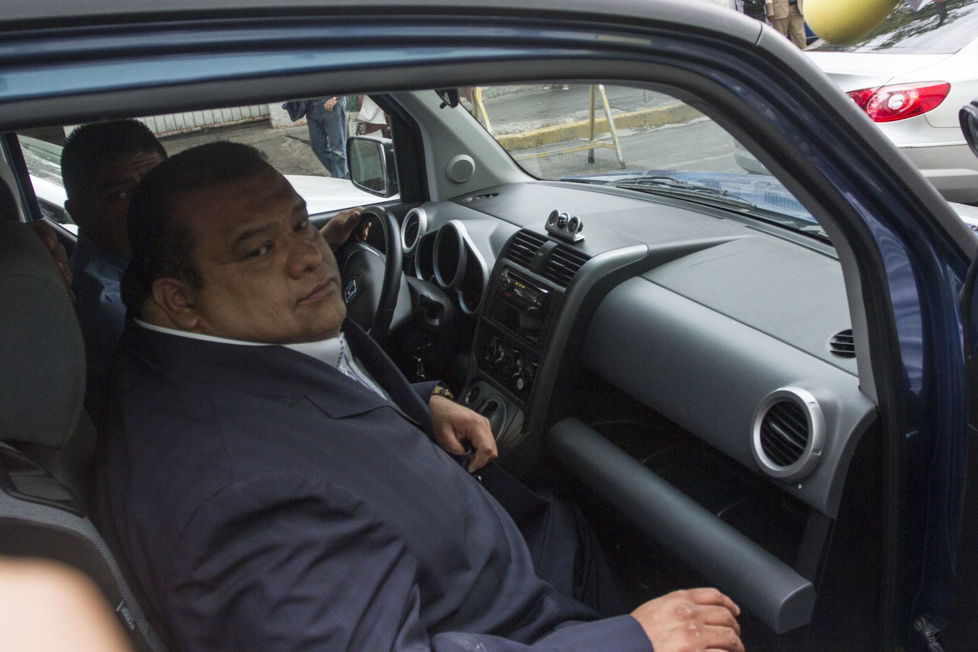 MÉXICO, D.F., 16ABRIL2014.- Cuahtémoc Gutiérrez, ex líder del PRI en el Distrito Federal, acudió a la Procuraduría capitalina para ratificar una denuncia que interpuso en días pasados para que se aclare el caso de una supuesta red de prostitución que operaba el ex asambleísta.