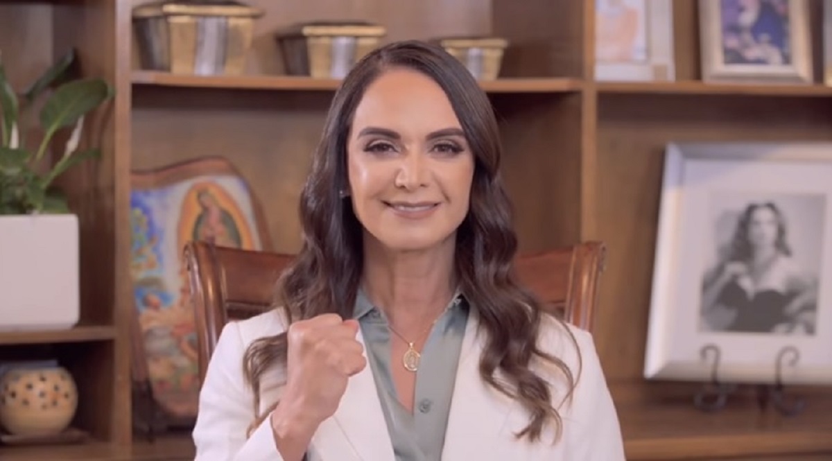 Lupita JOnes baja california