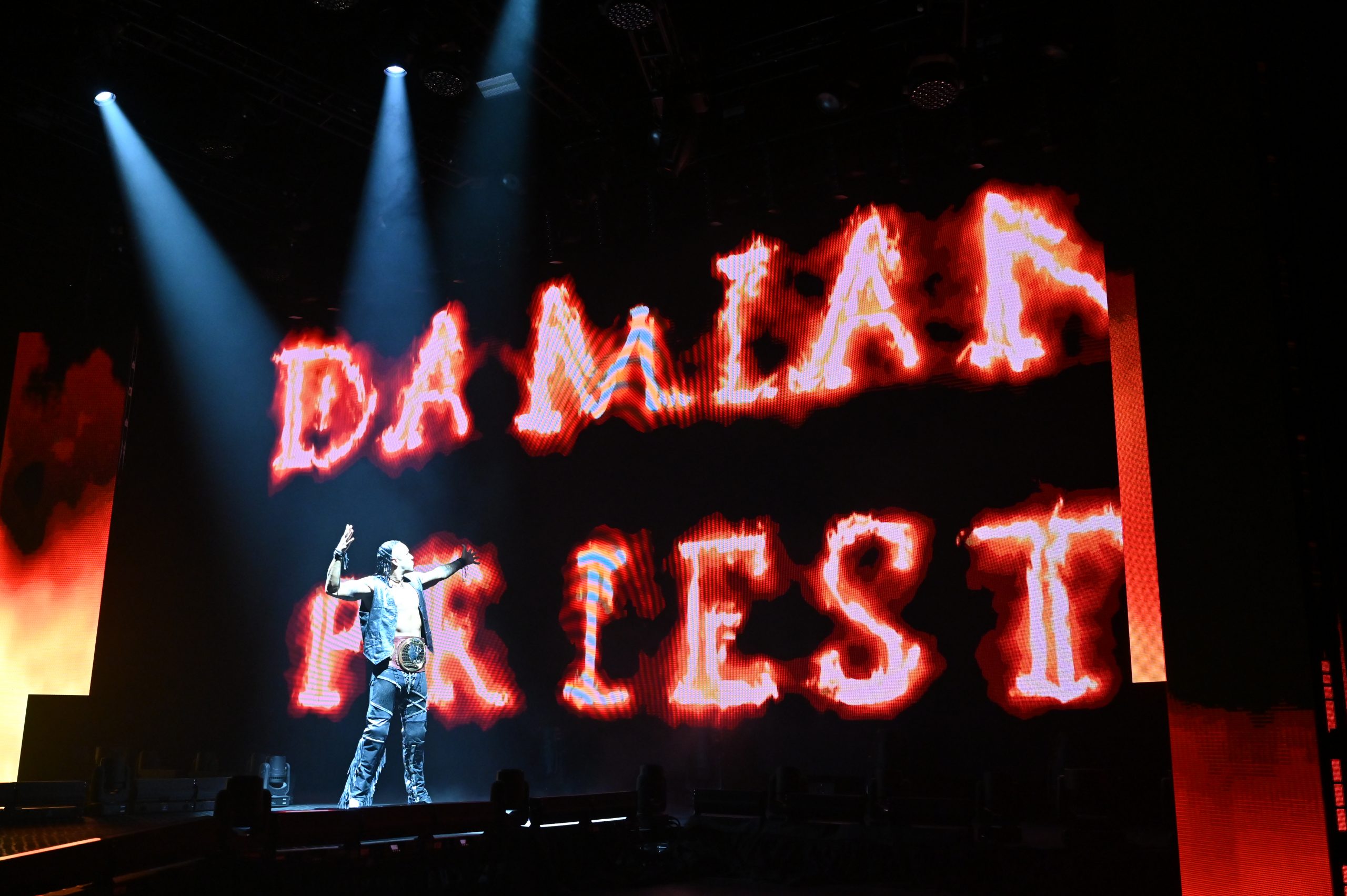 Damian Priest entrada NXT