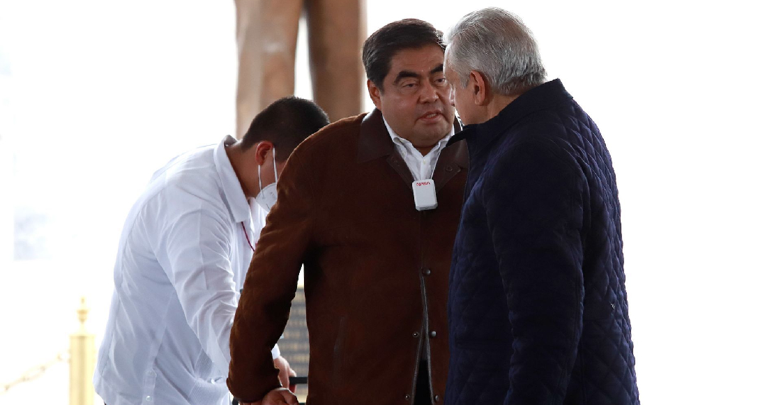 Barbosa acusa al Gobierno Federal de no surtir medicamentos ni vacunas en Puebla