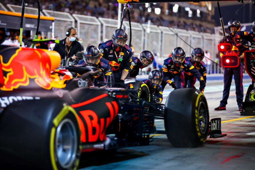 En imágenes: Así fue la primera carrera de Checo Pérez con Red Bull