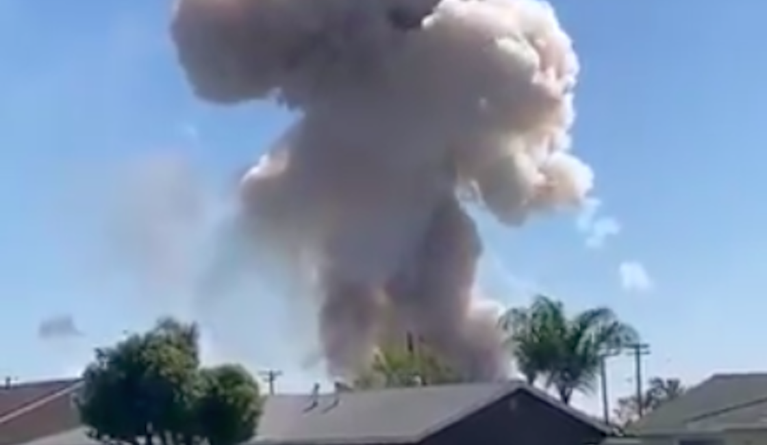 explosion-fuegos-artificales-california
