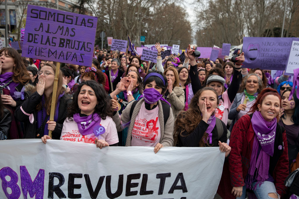 Gobierno de Madrid prohíbe las protestas del 8M por el coronavirus