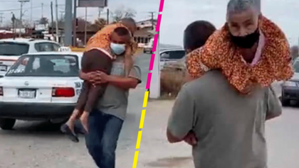 Hombre carga a su mamá para llevarla a vacunar y conmueve al internet