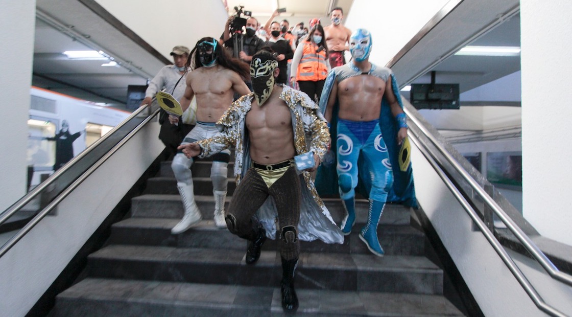 luchadores-injuve-metro