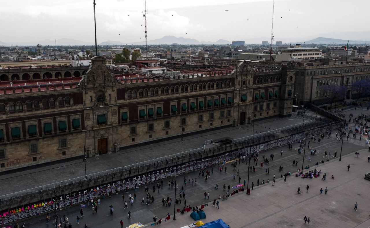 Previo al 8M: Así se ven los monumentos y edificios resguardados en CDMX