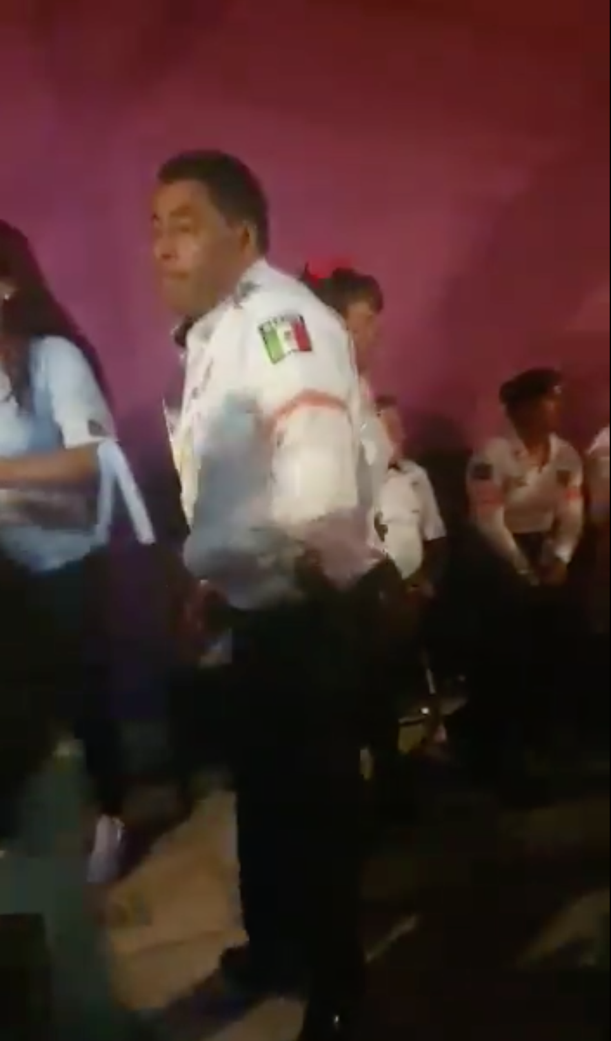 Poniendo el ejemplo: Captan a policías de Valle de Chalco en plena fiesta 