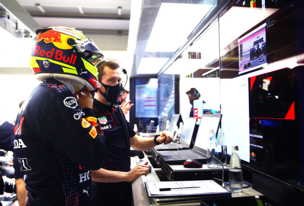 En imágenes: Checo Pérez se presentó con Red Bull en las pruebas de Baréin
