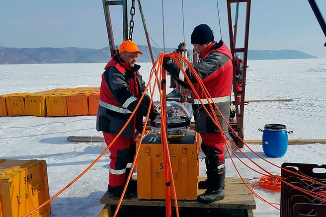 ¡Rifados! Rusia estrena el ‘Baikal-GVD’, el telescopio submarino más grande del mundo