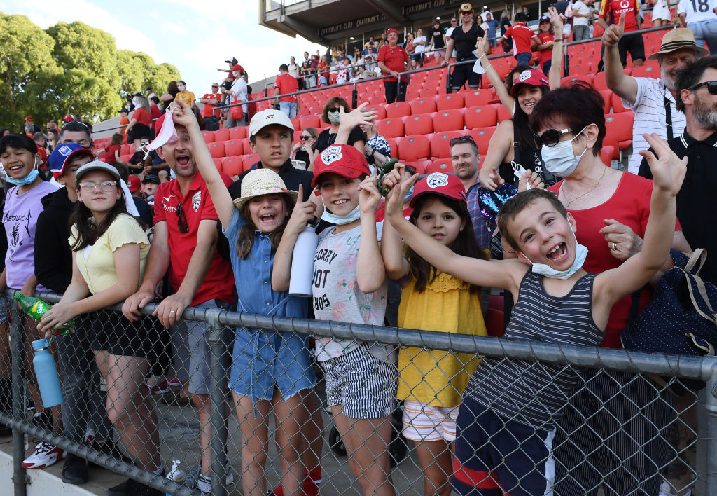 ¡Con récords de asistencia! Así se vive la nueva normalidad en el futbol en Australia