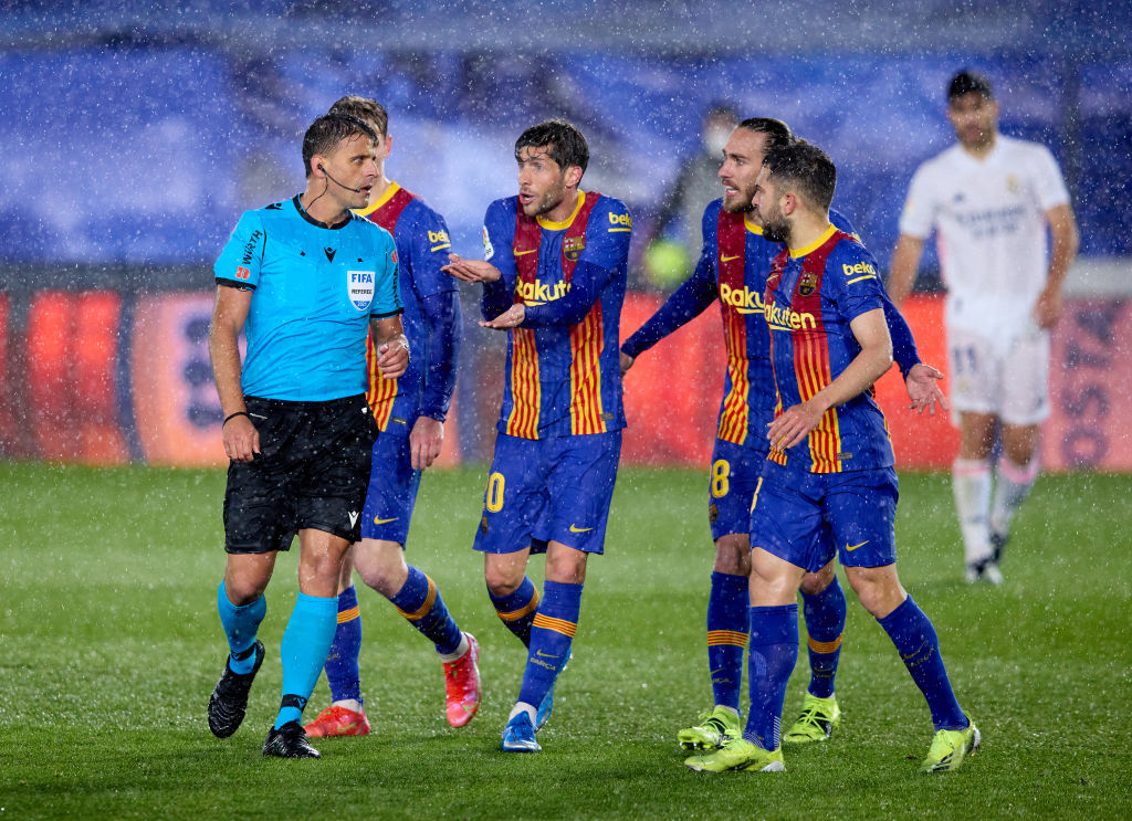 Gil Manzano en El Clásico