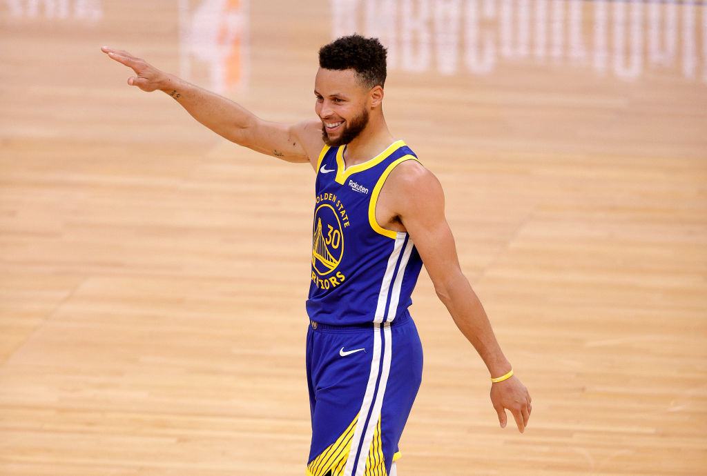 Stephen Curry tuvo 53 puntos en contra de los Denver Nuggets