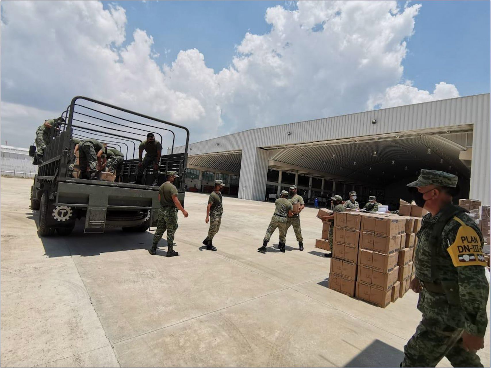 Camión del Ejército sufre accidente en Puebla; hay dos muertos y 21 heridos