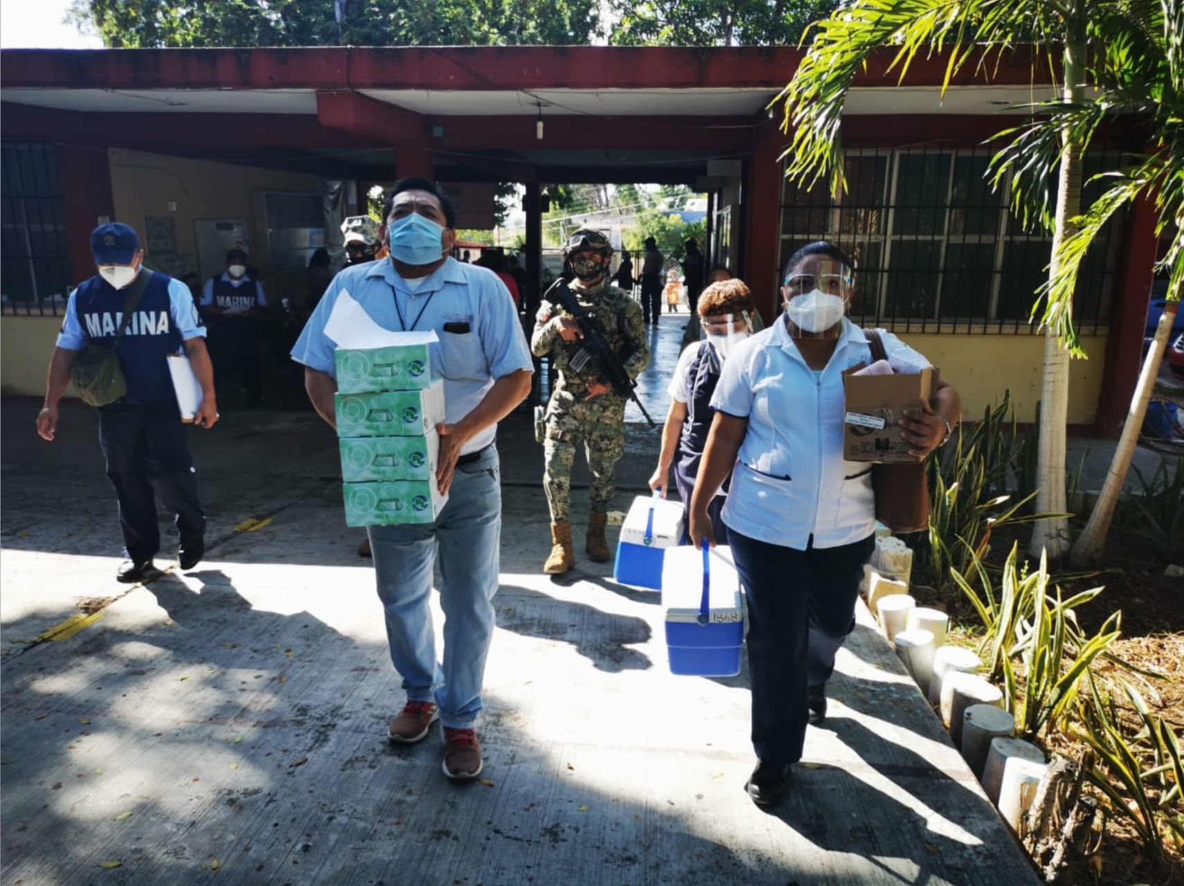 Atacan a balazos a una brigada de vacunación antiCovid en Michoacán