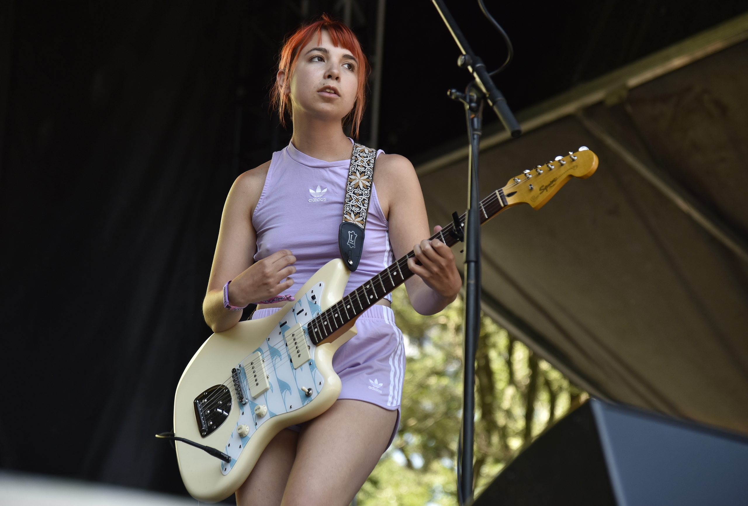 Beach Bunny Indie pop y surf para matar la tristeza bailando