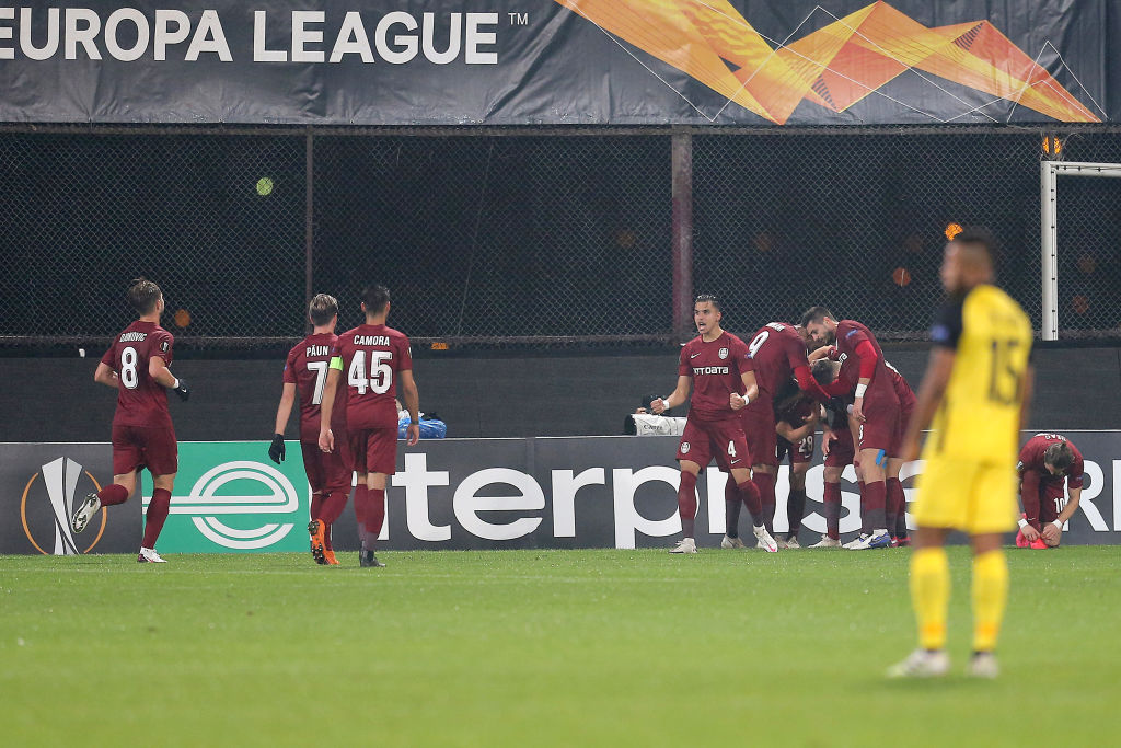CFR Cluj festeja un gol