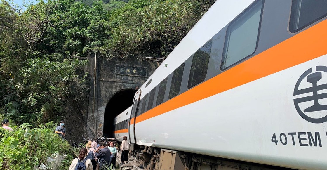 choque-tren-taiwan-fotos-video-que-paso-muertos-heridos-tunel-02
