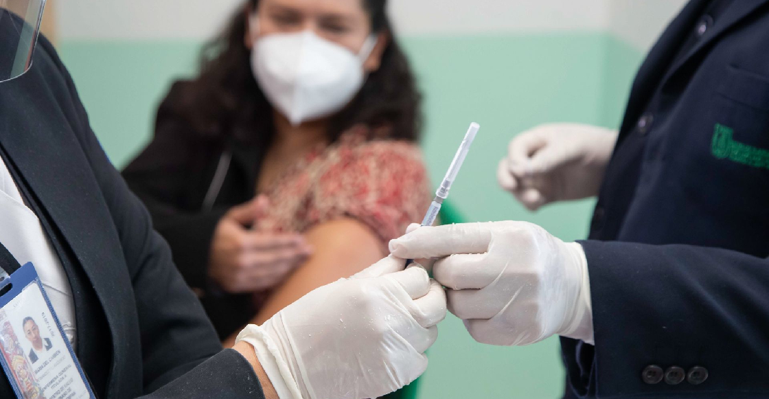 Despiden a subdirector Médico de Sinaloa por vacunar a su familia contra Covid-19