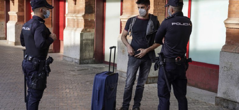 Un sujeto fue detenido en España por infectar de COVID a 22 personas