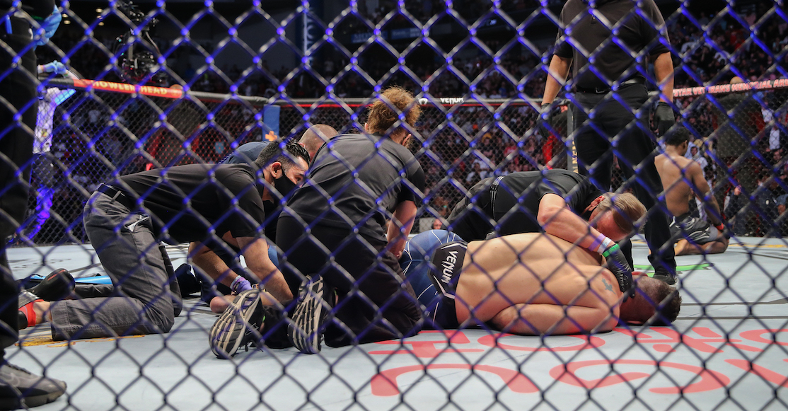 Las reacciones tras la espeluznante fractura de Chris Weidman en UFC 261