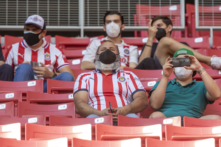 Cruz azul líder Chivas gritos homofóbicos