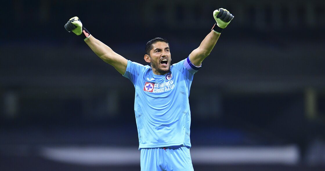 ¿Ídolo o fracaso? El legado de Jesús Corona en 400 partidos de Liga MX con Cruz Azul